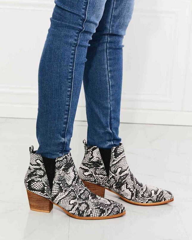 MMShoes Back At It Point Toe Bootie in Snakeskin