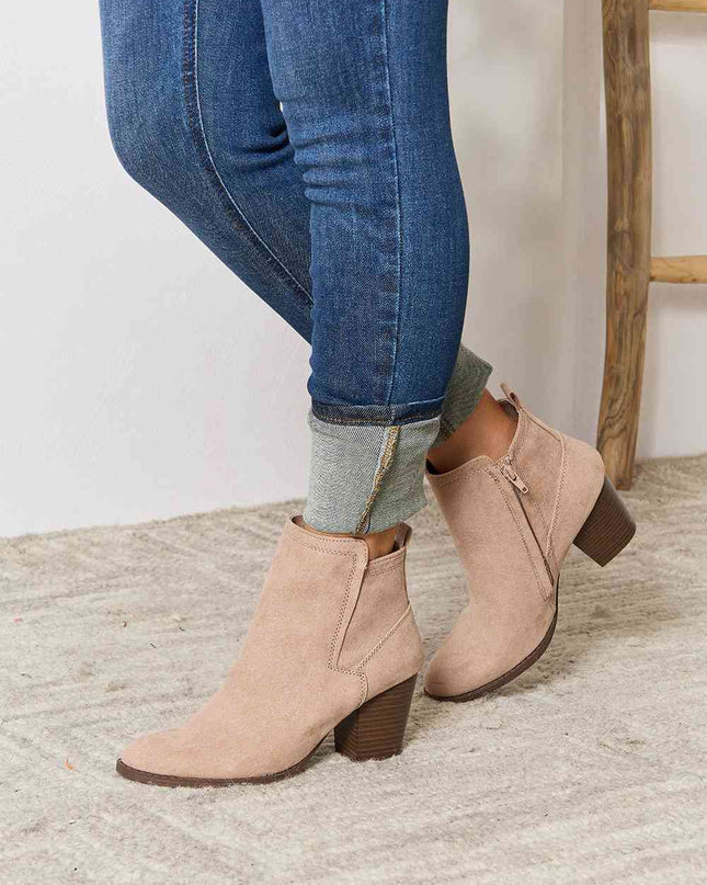 East Lion Corp Block Heel Point Toe Ankle Boots