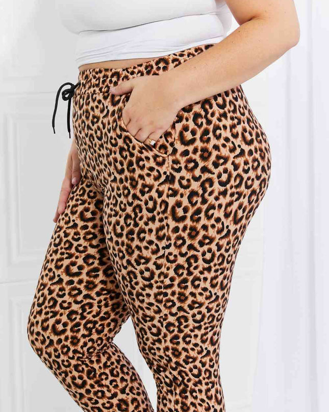 Leggings Depot Full Size Spotted Downtown Leopard Print Joggers