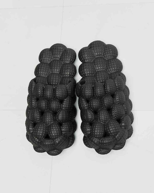 NOOK JOI Laid Back Bubble Slides in Black