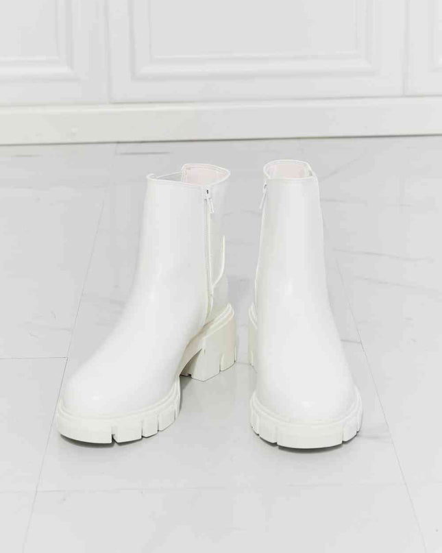 MMShoes What It Takes Lug Sole Chelsea Boots in White